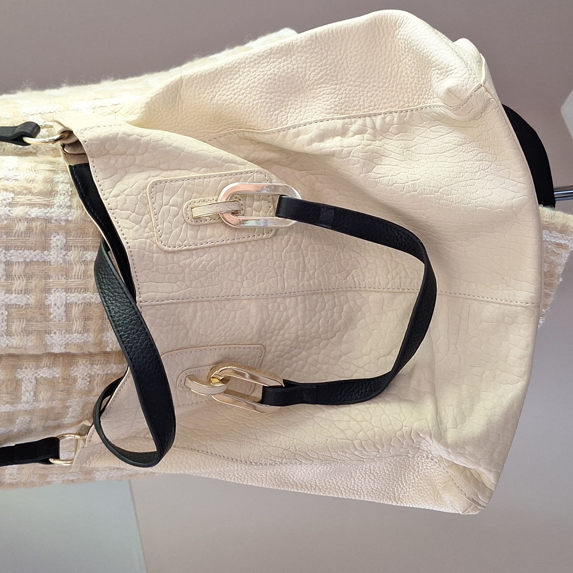 Vince Camuto Nwpt Color-Blocked Leather Tote Pale Mist Multi
